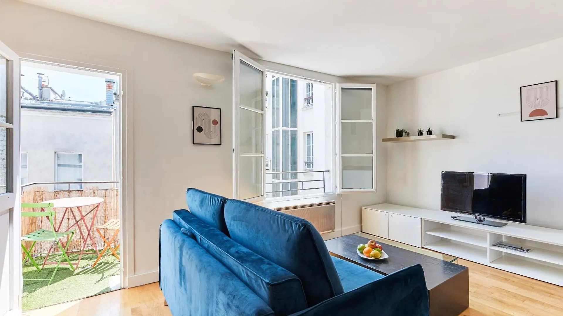 Latin Quarter - 1br With Balcony - Cityapartmentstay